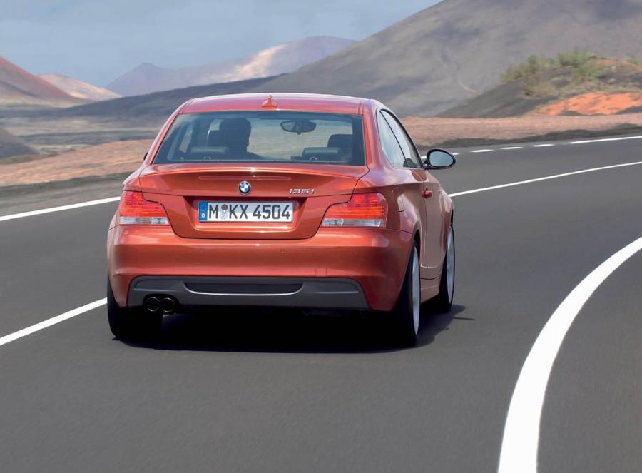 BMW 1-Series Coupe 2007 года  (фото 25 из 40)